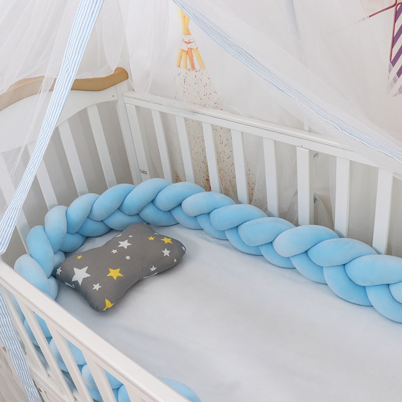 Tour de lit bébé tressé multicolore pour fille • Petites Pirates